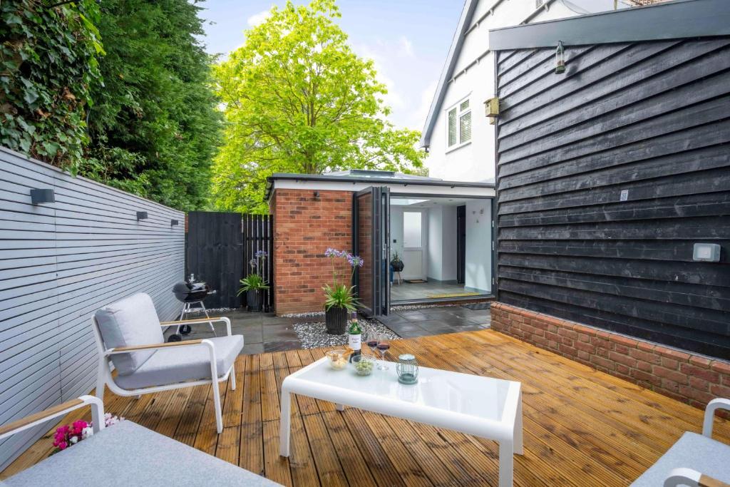 Detached House in Quiet Village - Pets Allowed 6