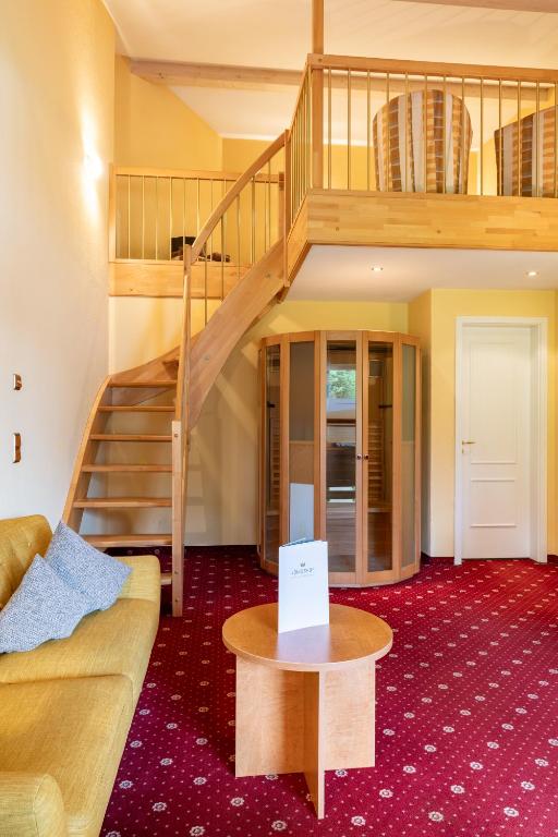 Königshof Hotel Resort - Partner von Oberstaufen PLUS und PLUS GOLF - Suite Galerie - No Dogs Allowed