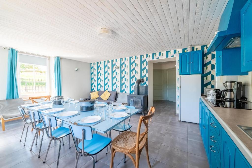 Kuchyň nebo kuchyňský kout v ubytování La Maison des Bailly - Maison pour 12p