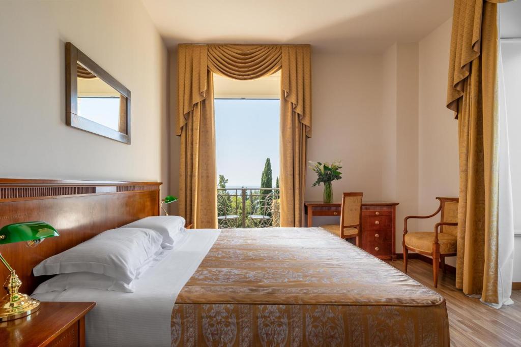 Excelsior Palace Hotel - 17