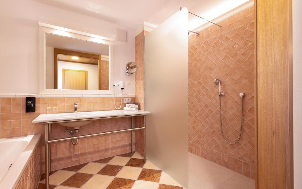 Kim Schlosshotel im Park - Resim 28