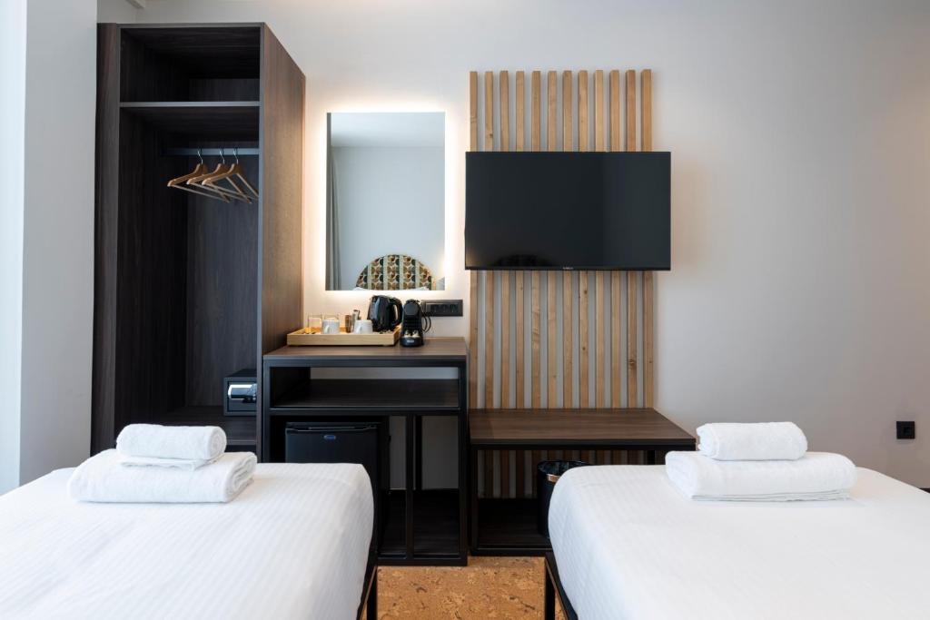 PAREA Athens - Resim 19