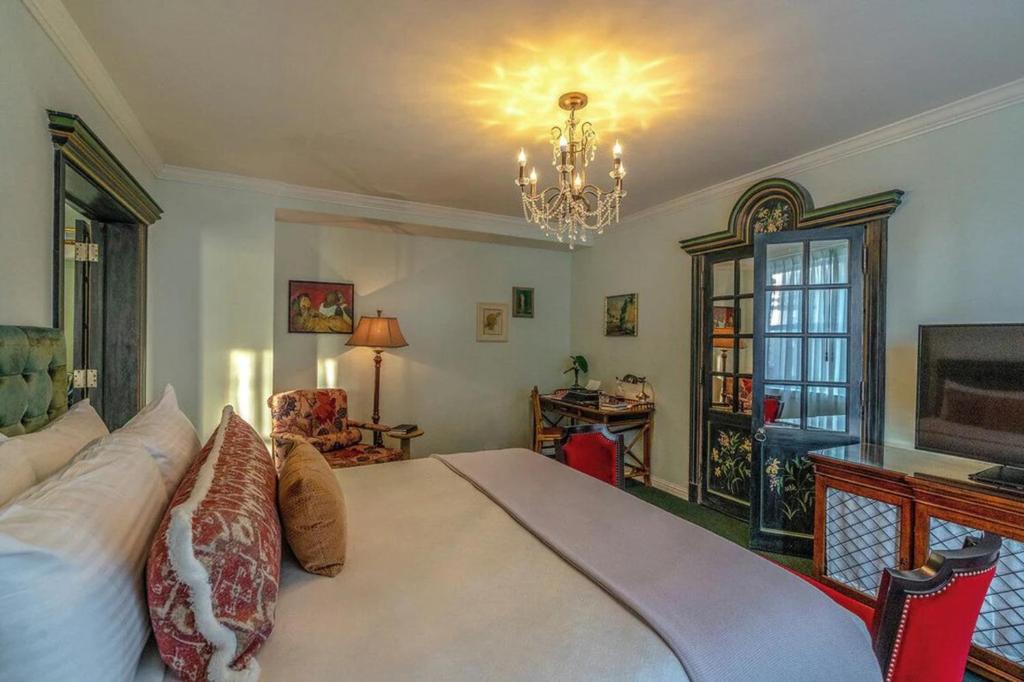 Pontchartrain Hotel St. Charles Avenue - 