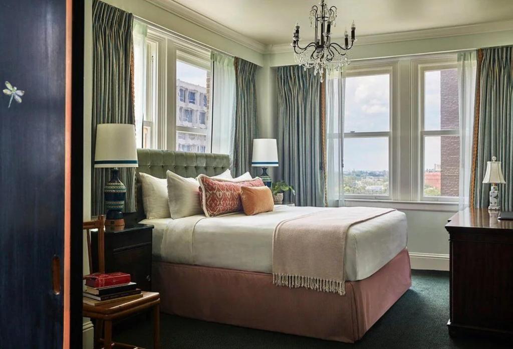 Pontchartrain Hotel St. Charles Avenue - 