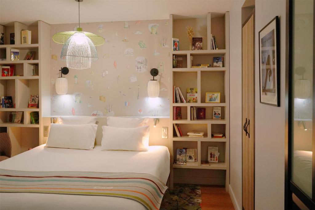 Hotel Litteraire Marcel Ayme, BW Premier Collection - Resim 11