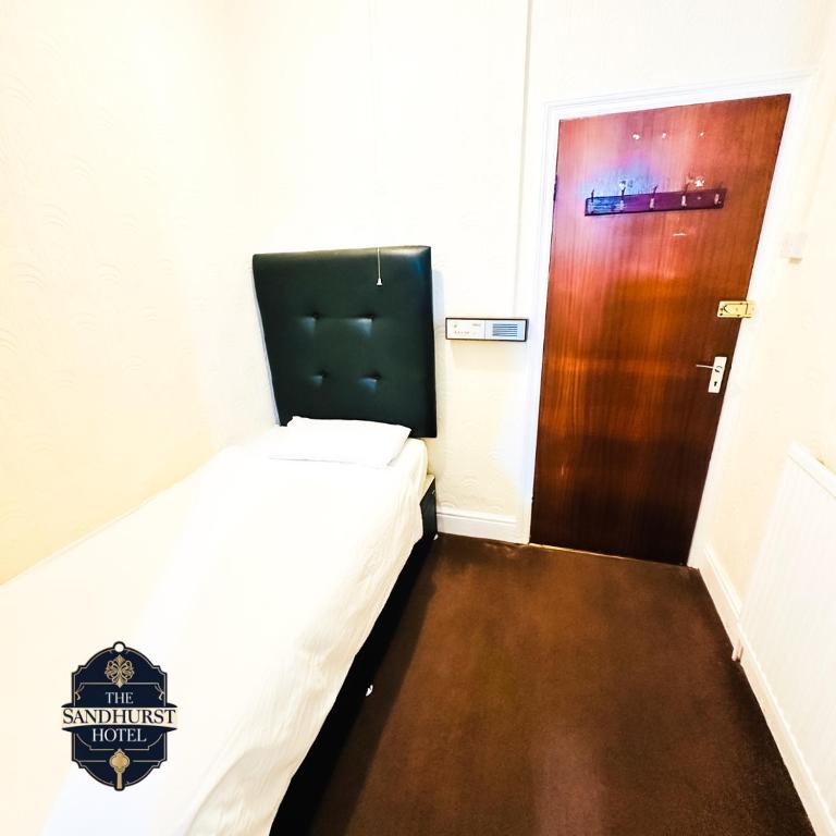 The Sandhurst Hotel - Resim 37