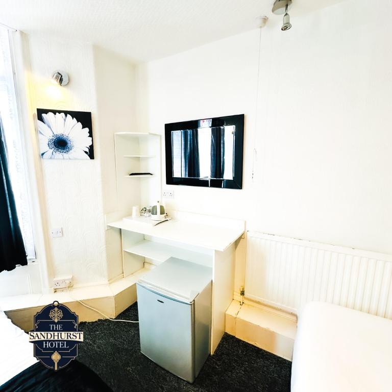 The Sandhurst Hotel - Resim 16