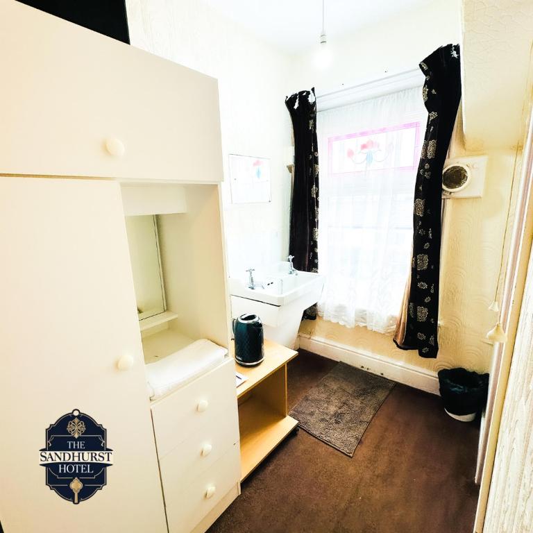 The Sandhurst Hotel - Resim 40