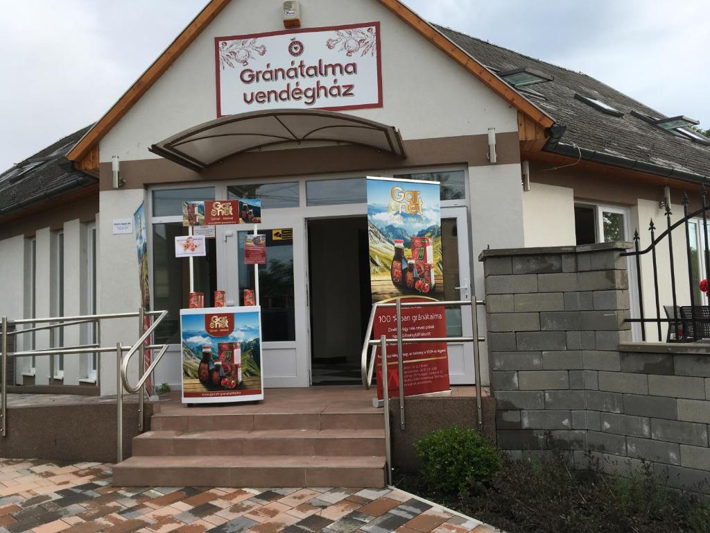 Exteriér nebo vchod ubytování Gránátalma Vendégház
