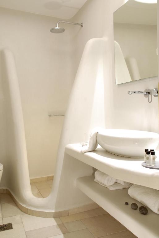 Aqua Blue Beach Hotel - 14