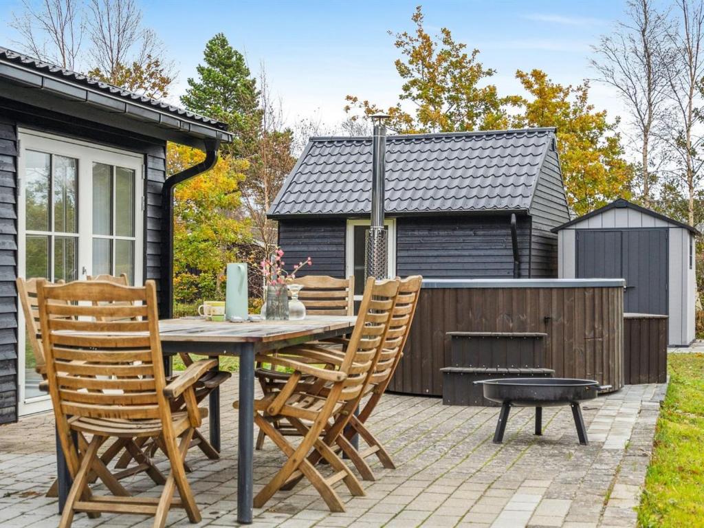 Hoone, kus puhkemaja asub