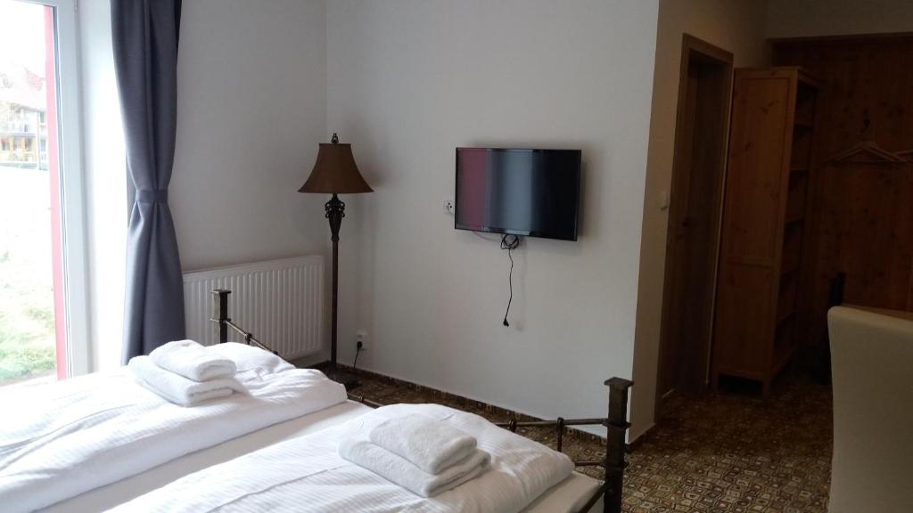 Zdjęcie z galerii obiektu Hotel BouCZECH w mieście Lipno nad Vltavou