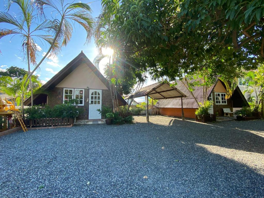 En have udenfor Koh Yor Resort เกาะยอรีสอร์ท