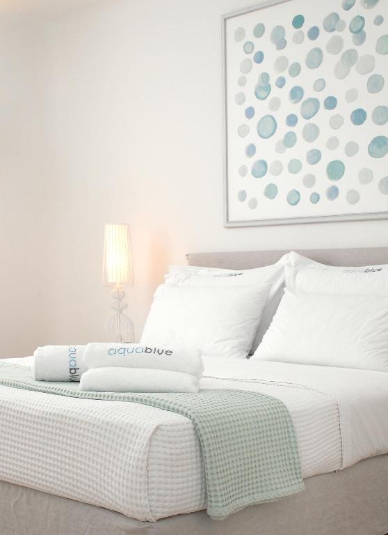 Aqua Blue Beach Hotel - 4