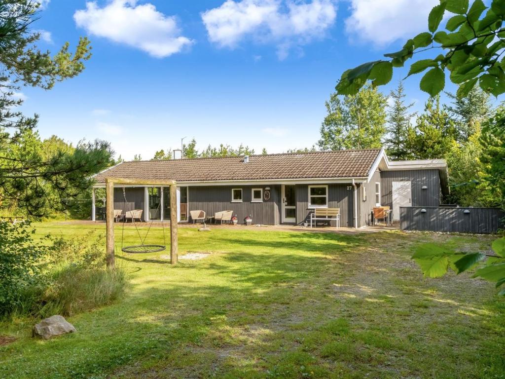 Κήπος έξω από το Holiday Home Ane - 800m from the sea by Interhome