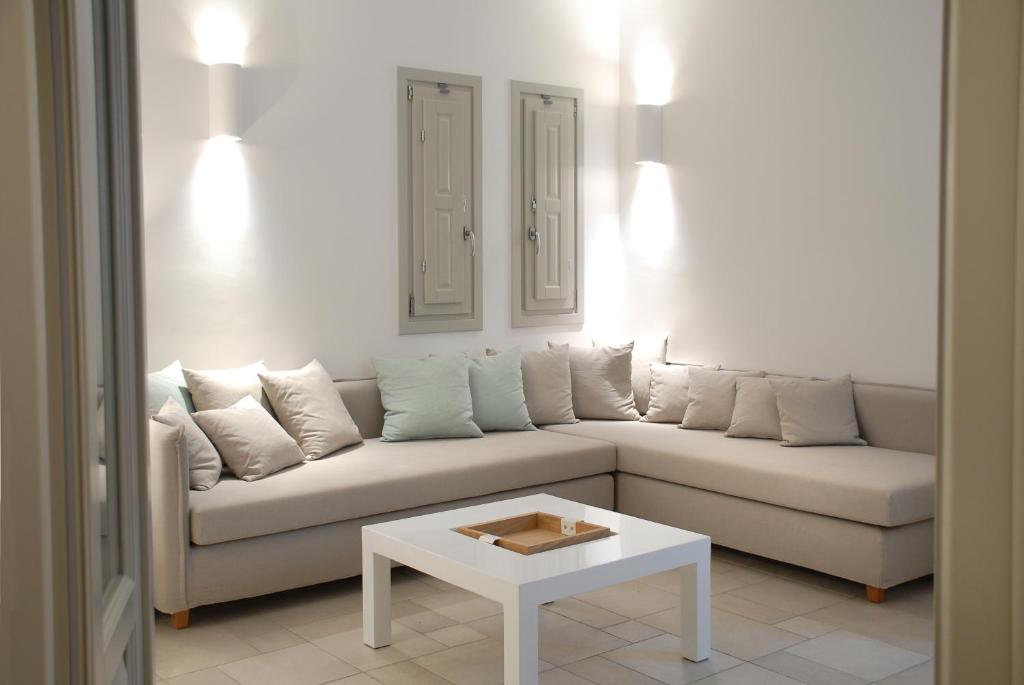 Aqua Blue Beach Hotel - 17