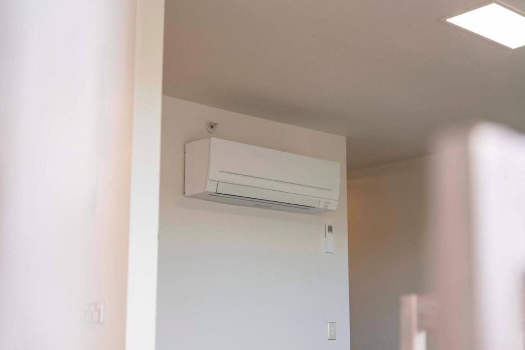 On the Edge of Town Apartment - Resim 9