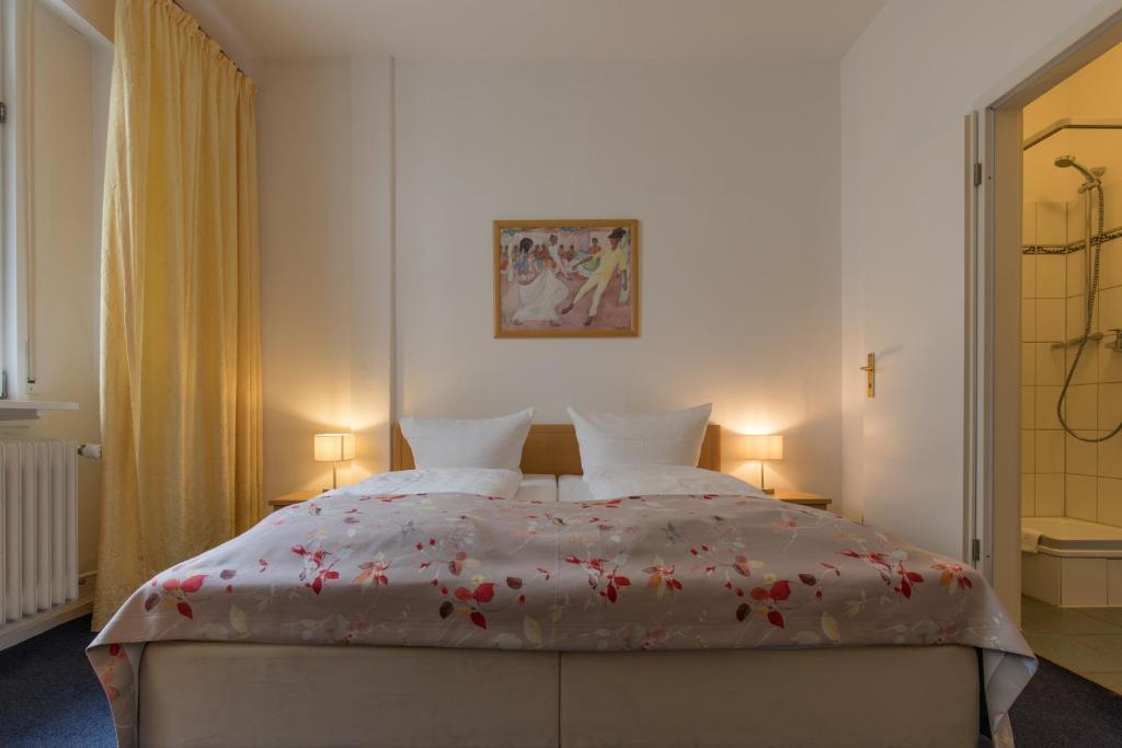 Hotel Am Kornmarkt - Resim 18