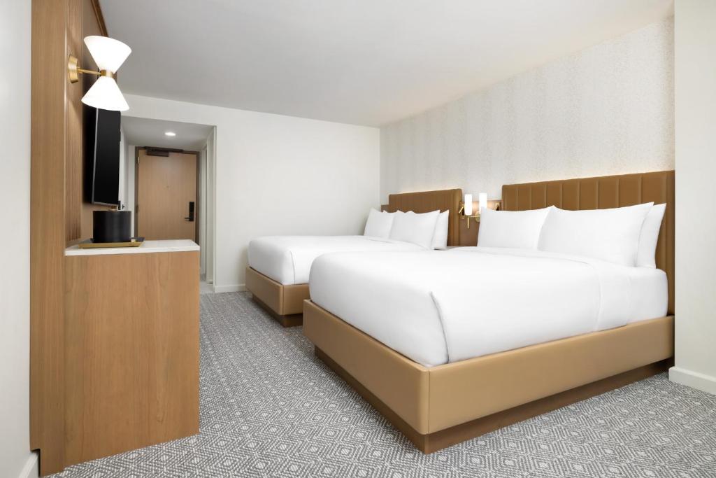 Crowne Plaza Times Square Manhattan, an IHG Hotel - 