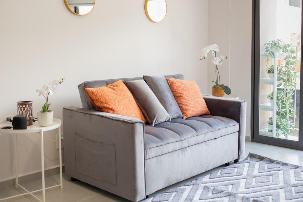 Ruang duduk di MrW Beautiful apartment in VillaDhara