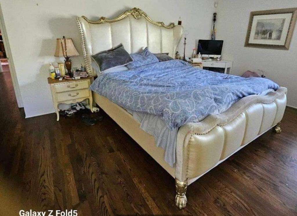Katil atau katil-katil dalam bilik di Peaceful family home