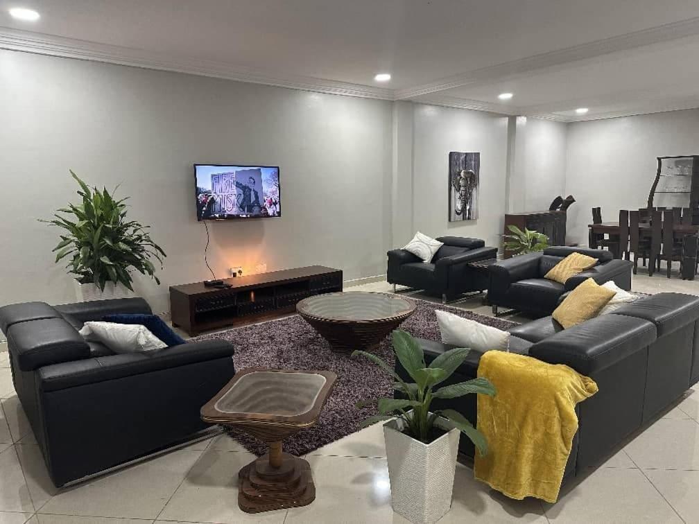 Gallery image of 4 bdr lux house with conference rm in Accra Ghana in Trofwi