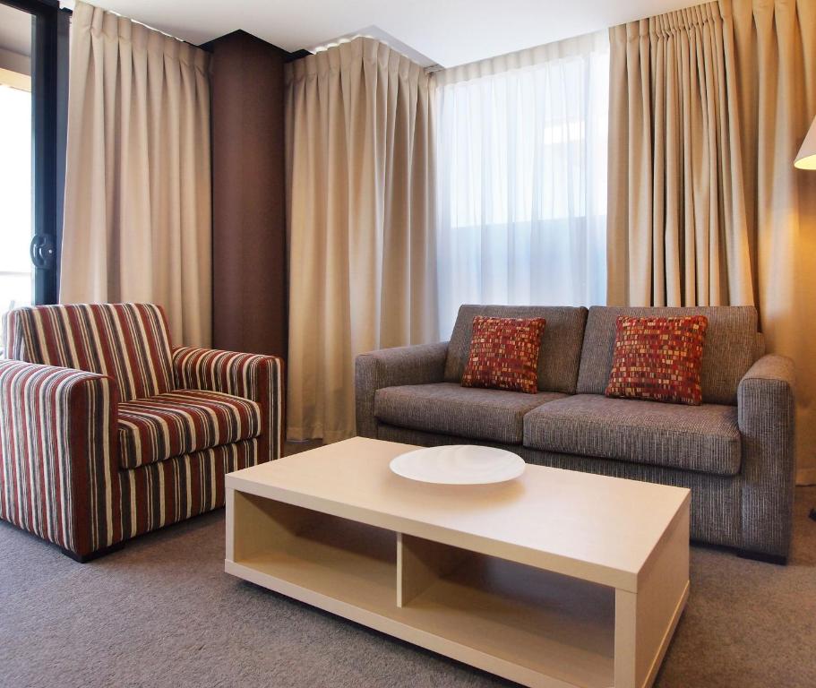 Oaks Adelaide Horizons Suites - Resim 37