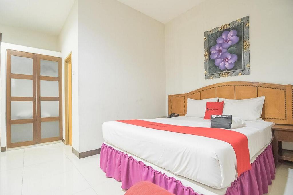 Katil atau katil-katil dalam bilik di RedDoorz Near Trans Studio Mall 3