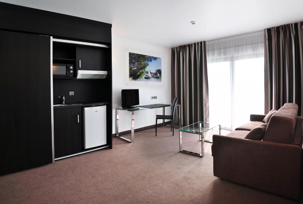 Golden Tulip Pornic Suites - Suite Supérieure Avec Une Chambre