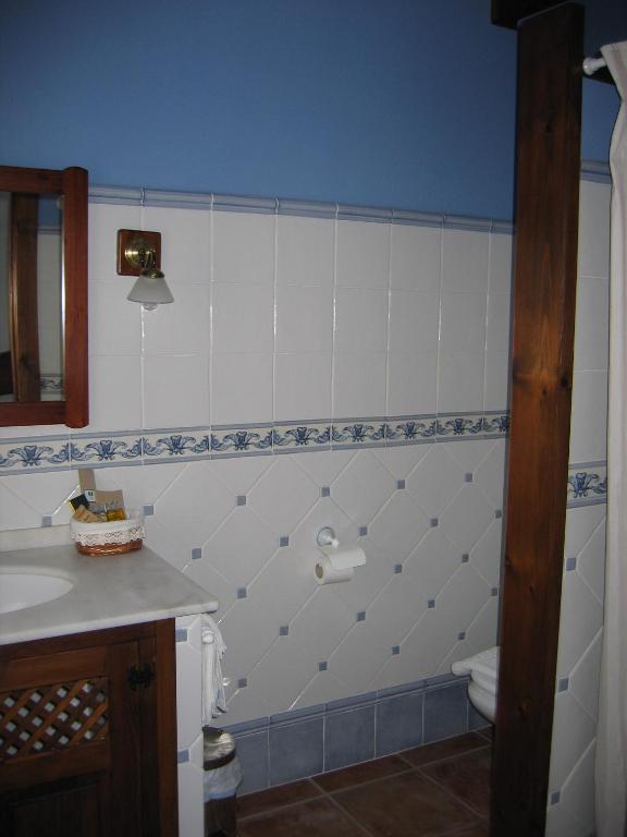 Un baño de Hotel de Montaña Cueva Ahumada