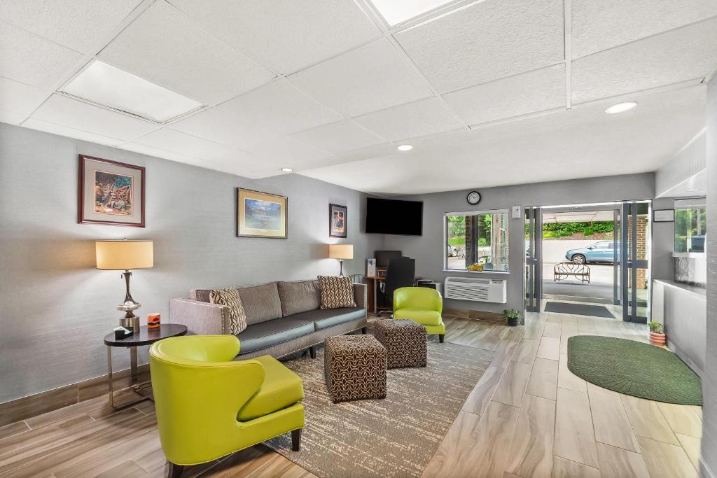 Quality Inn Harpers Ferry - Charles Town photo