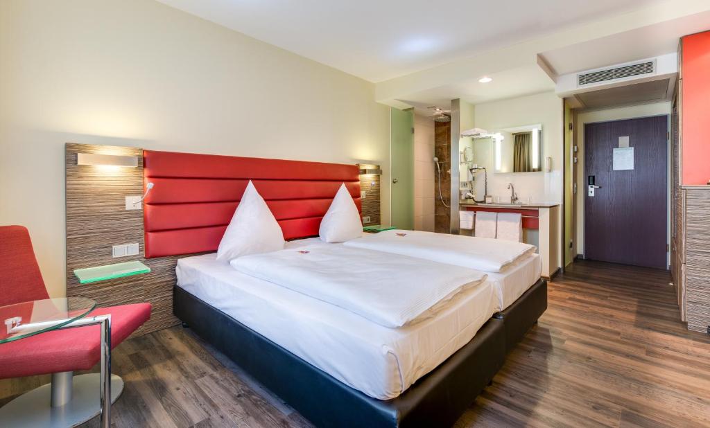 Novina Hotel Wöhrdersee Nürnberg City - Resim 21