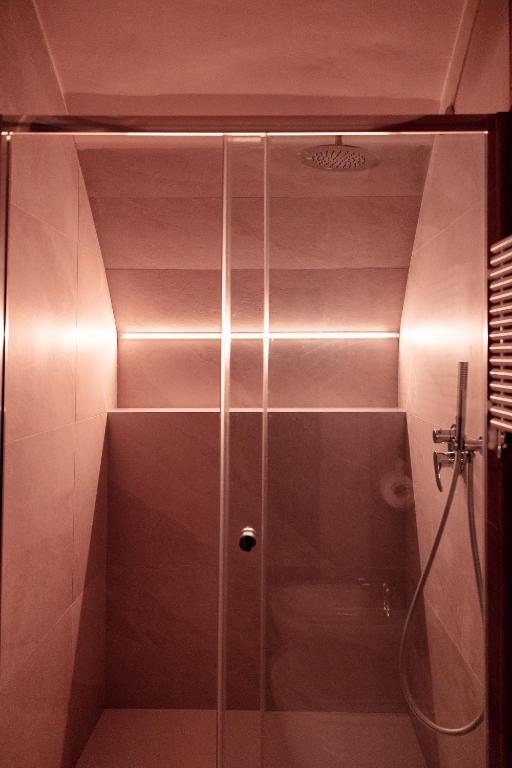 Rehouse - Luxury Suite w Jacuzzi