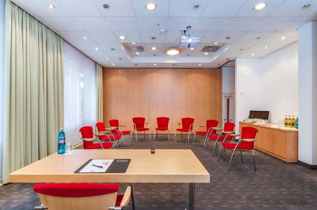 Novina Hotel Wöhrdersee Nürnberg City - Resim 29