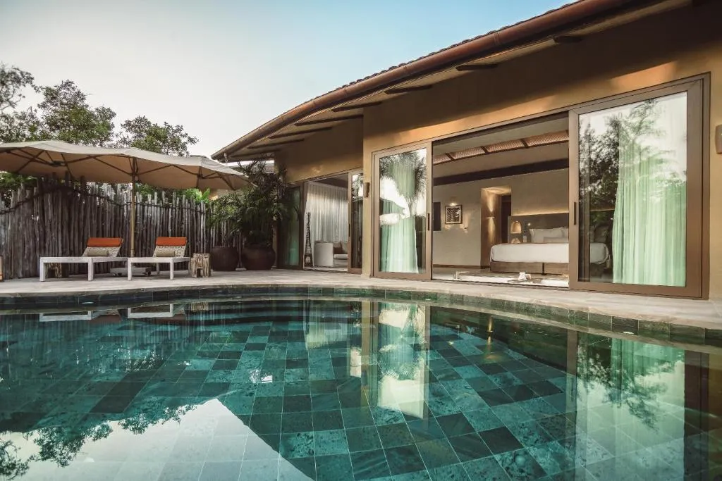 Nipa Pool Villa - King Bed