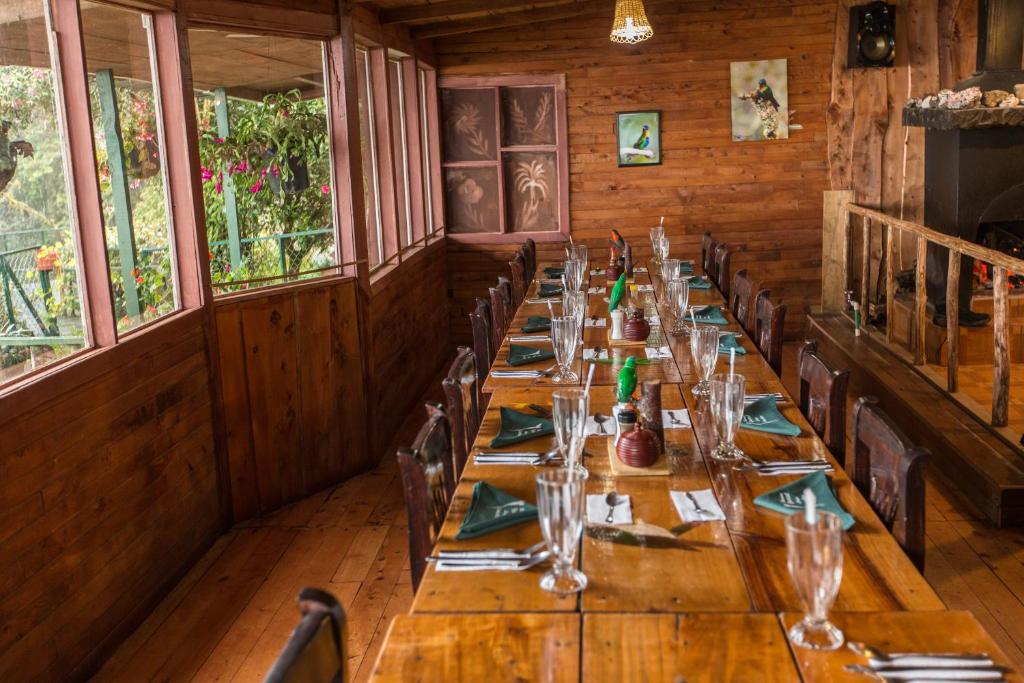 Restaurace v ubytování Paraíso Quetzal Lodge