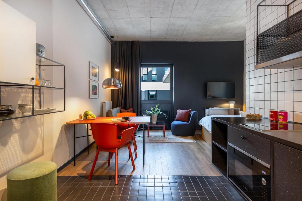 STAYERY Bielefeld Hauptbahnhof - 11