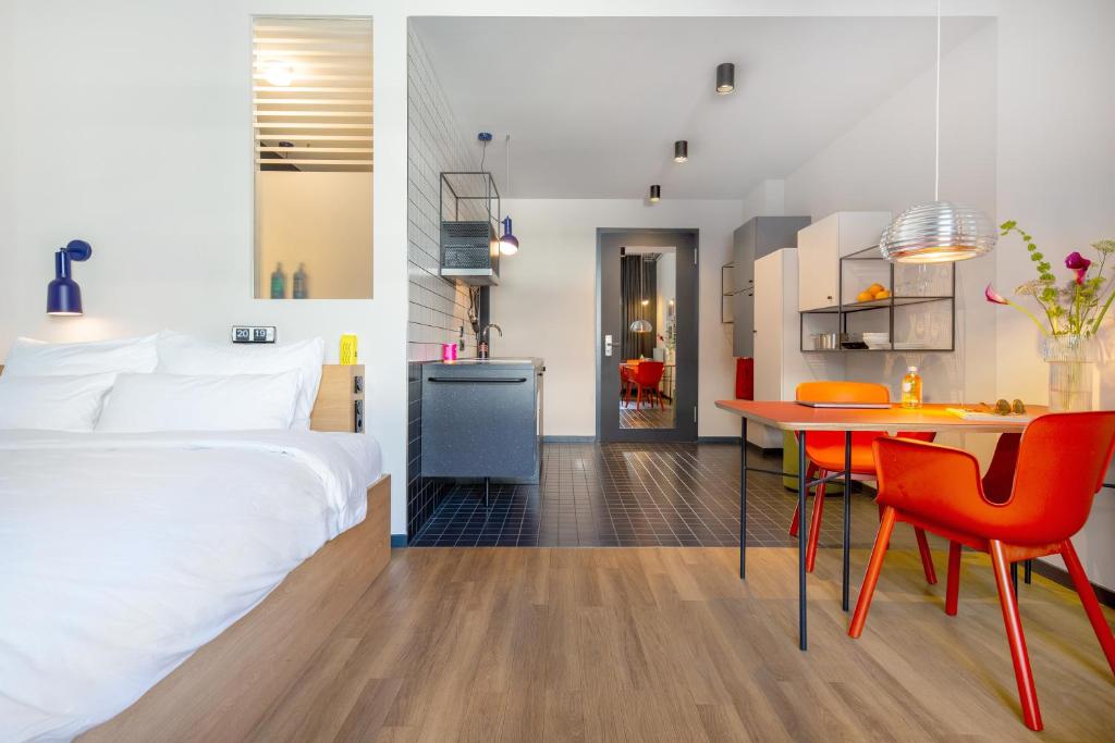 STAYERY Bielefeld Hauptbahnhof - 12