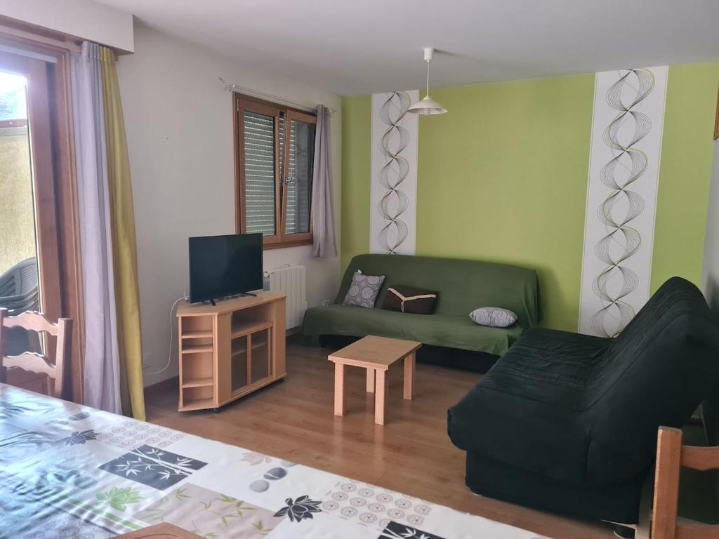 Φωτογραφία από το άλμπουμ του Maison de ville 4-6 personnes σε Bourg-Argental