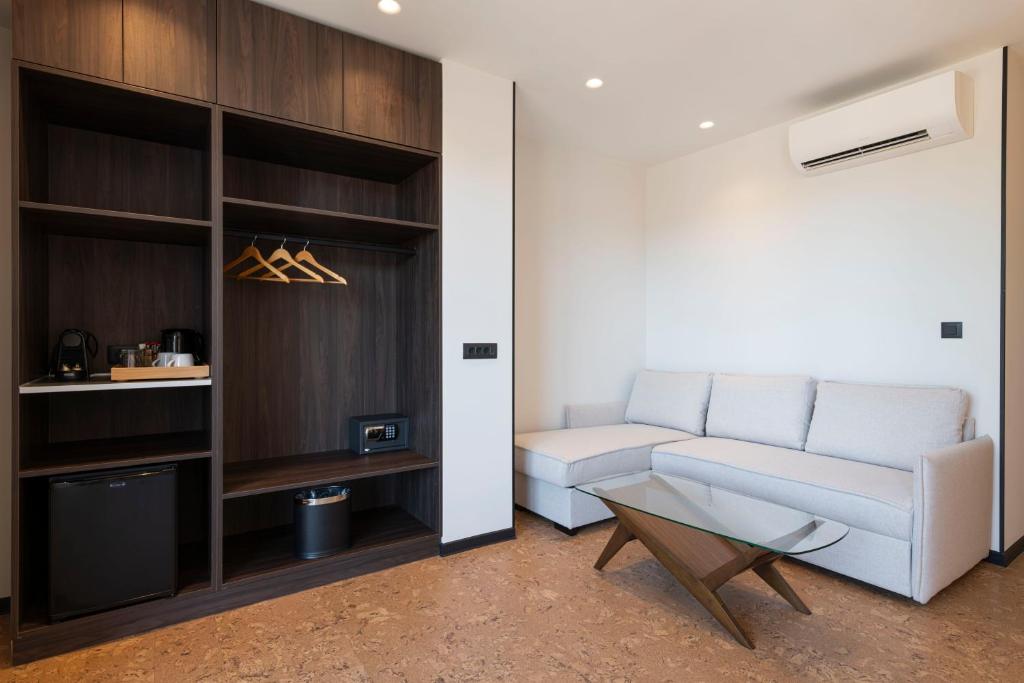 PAREA Athens - Resim 11