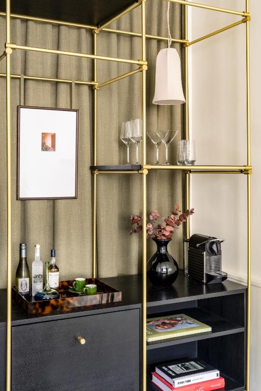 Roomers Munich, Autograph Collection - Resim 5