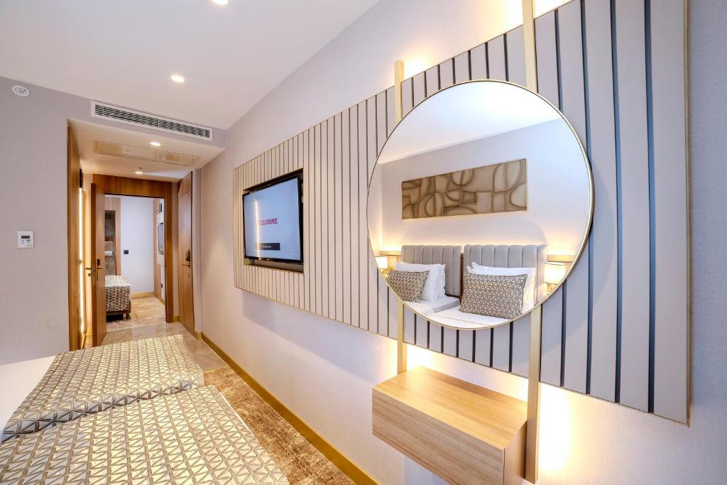 Lions Royal Hotel - 2