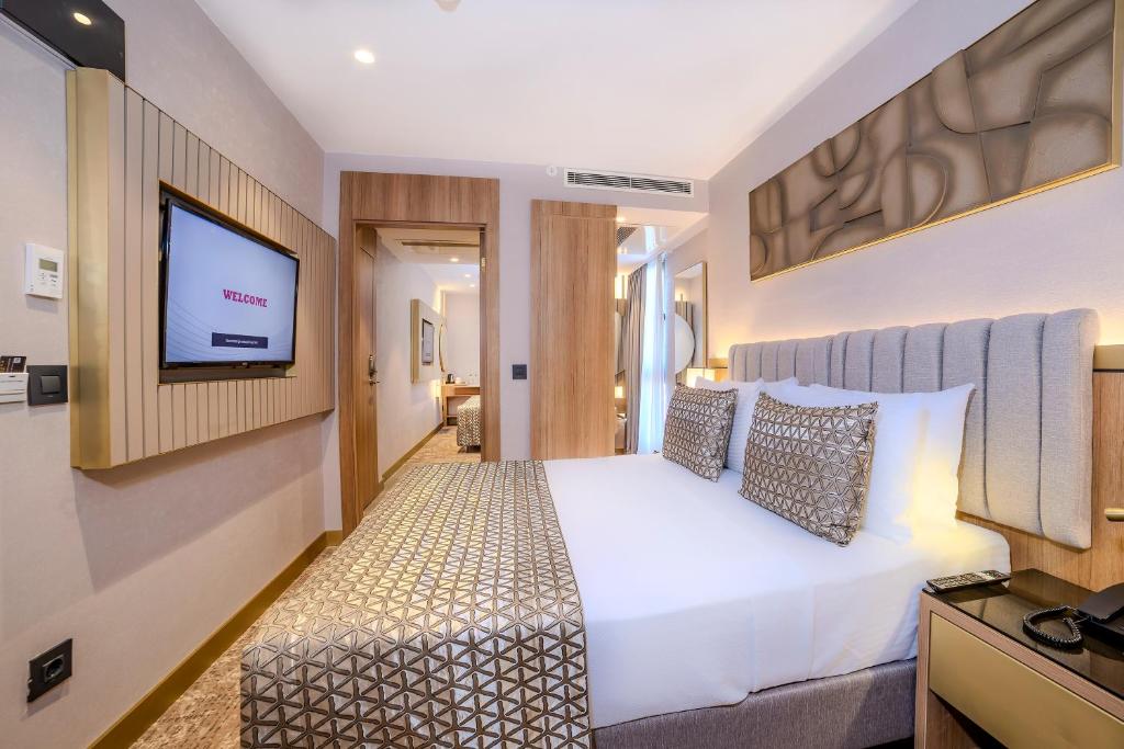 Lions Royal Hotel - 16