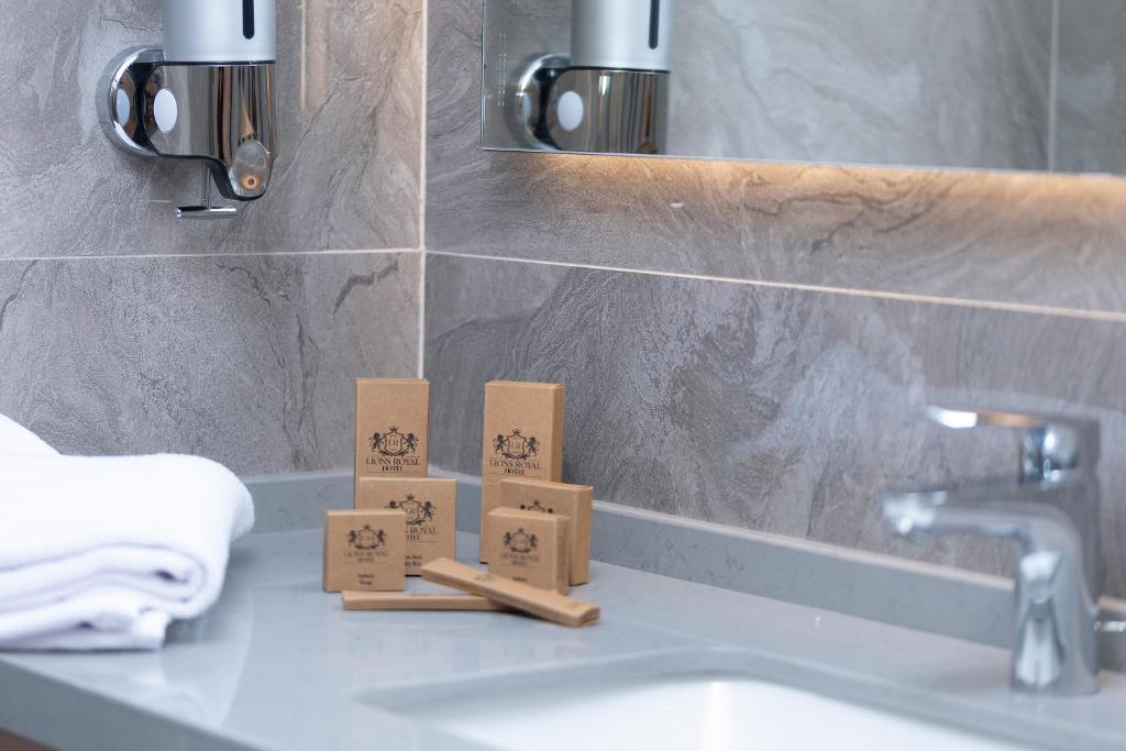 Lions Royal Hotel - 17