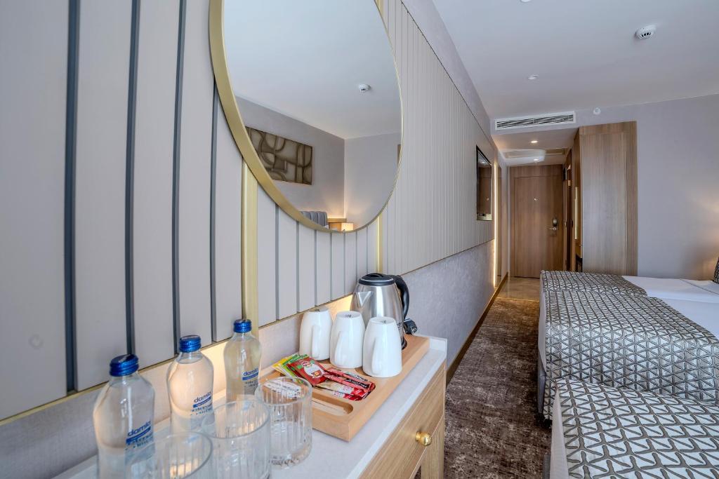 Lions Royal Hotel - 8