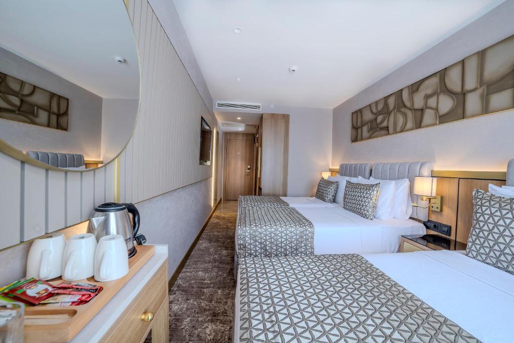 Lions Royal Hotel - 3