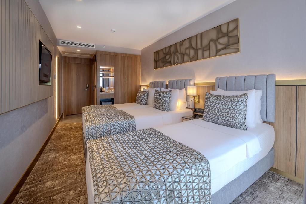 Lions Royal Hotel - 10