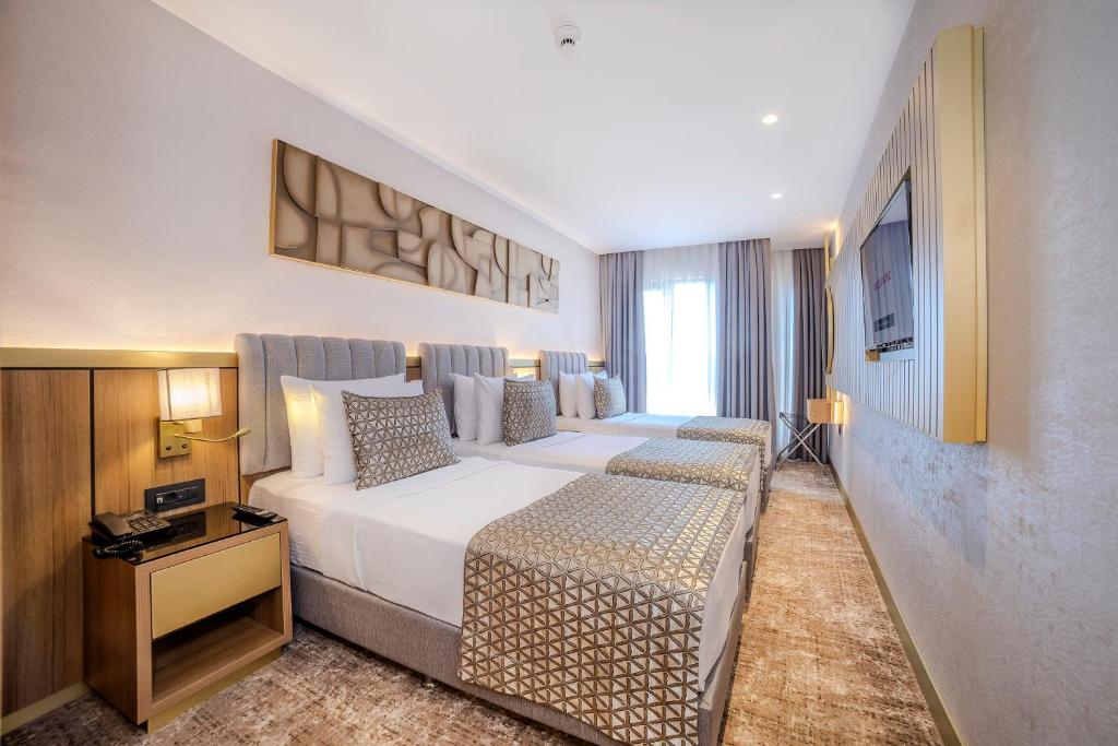 Lions Royal Hotel - 9