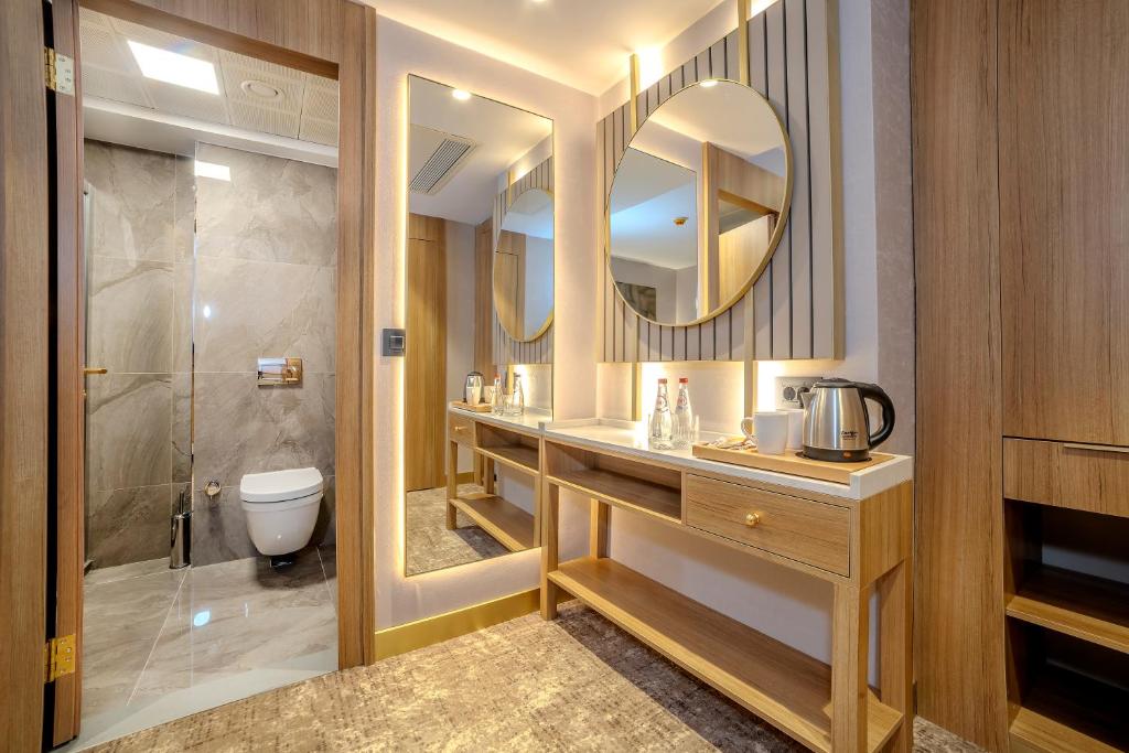 Lions Royal Hotel - 4