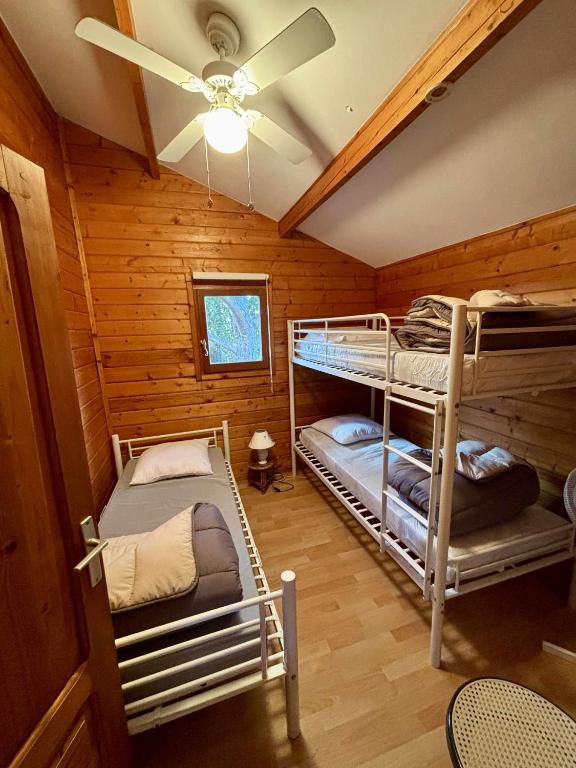 Camping le Cabri - Two-Bedroom Chalet